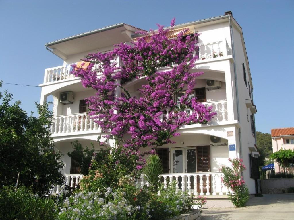 Apartments By The Sea Barbat, Rab - 17620 Barbat na Rabu Eksteriør billede