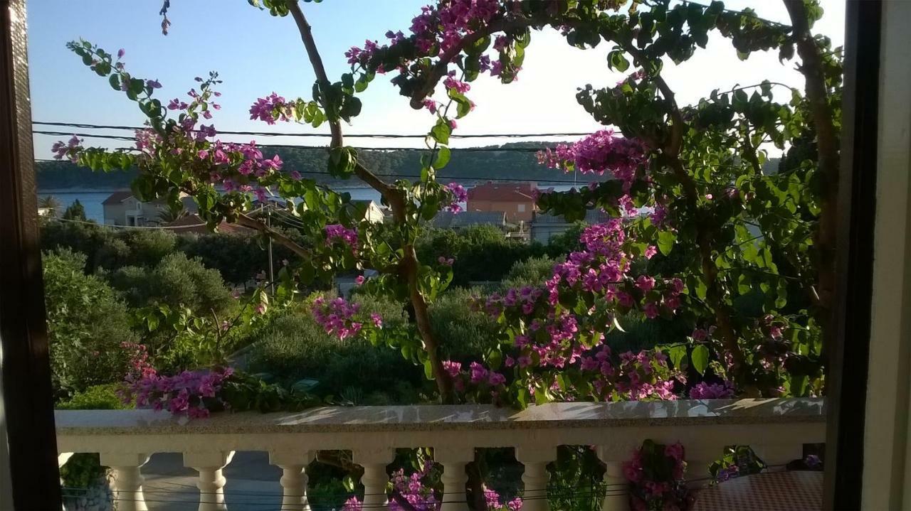 Apartments By The Sea Barbat, Rab - 17620 Barbat na Rabu Eksteriør billede